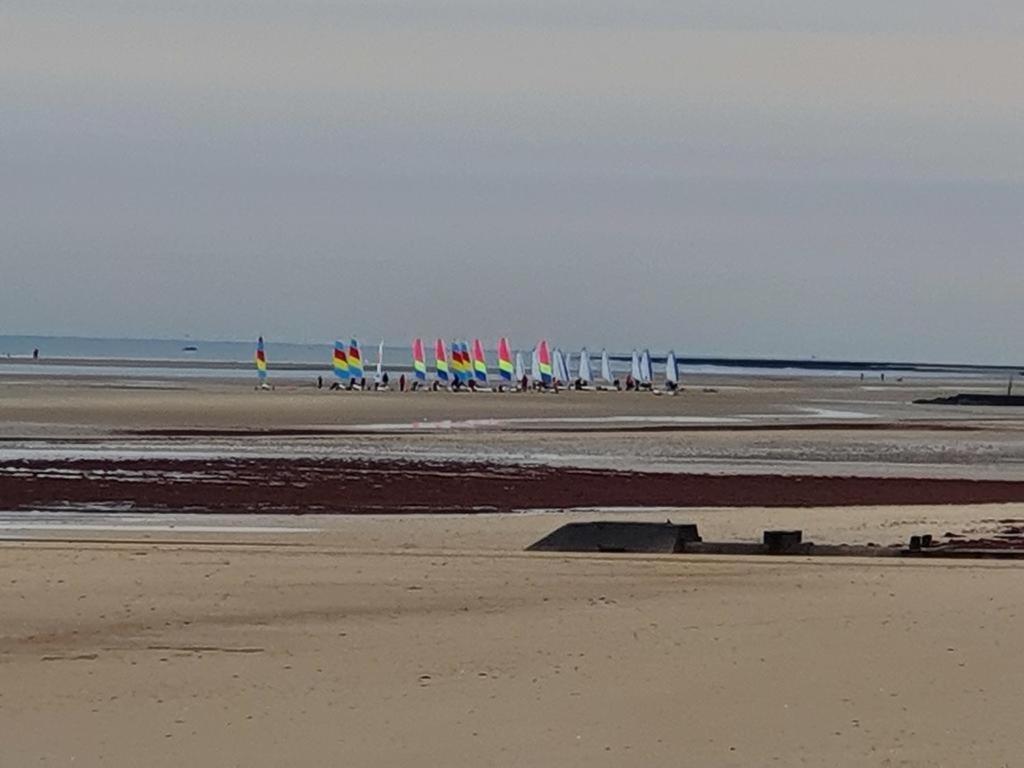 Appartement F1 Mansarde A 100M De La Plage, Proche De Arromanches Et Des Plages Du Debarquement Saint-Come-de-Fresne ภายนอก รูปภาพ